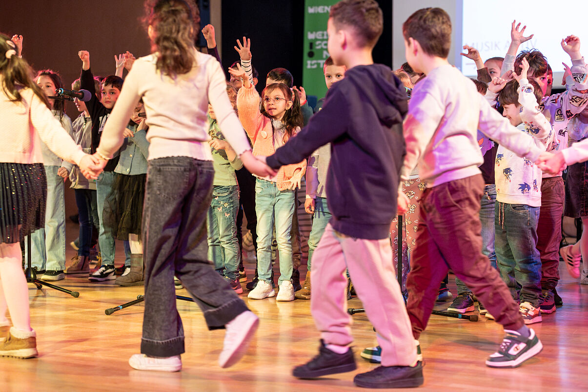 (c) WIENXTRACarolina Frank